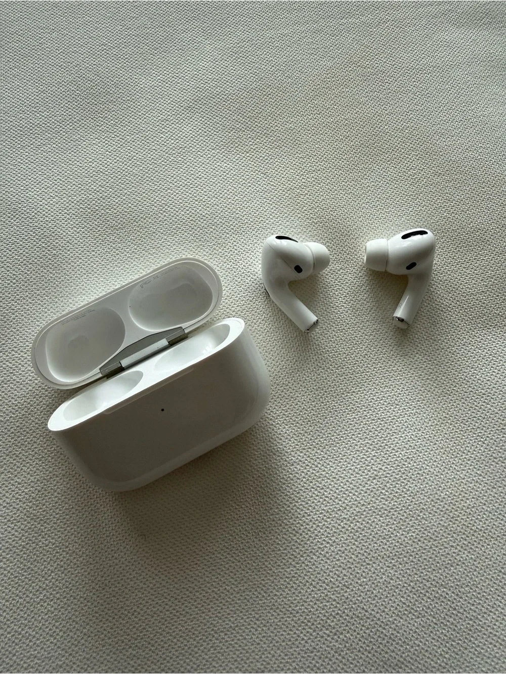 Apple | AirPod Pros 1st Generation